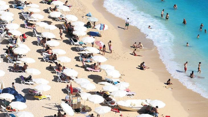 Antalya 10 milyondan fazla yabancı turisti ağırladı