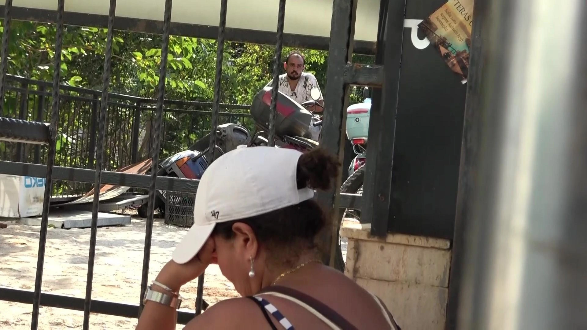 Antalya'da kanyon kenarında yaşanan olayda Fransız turist uzun süre bekledi