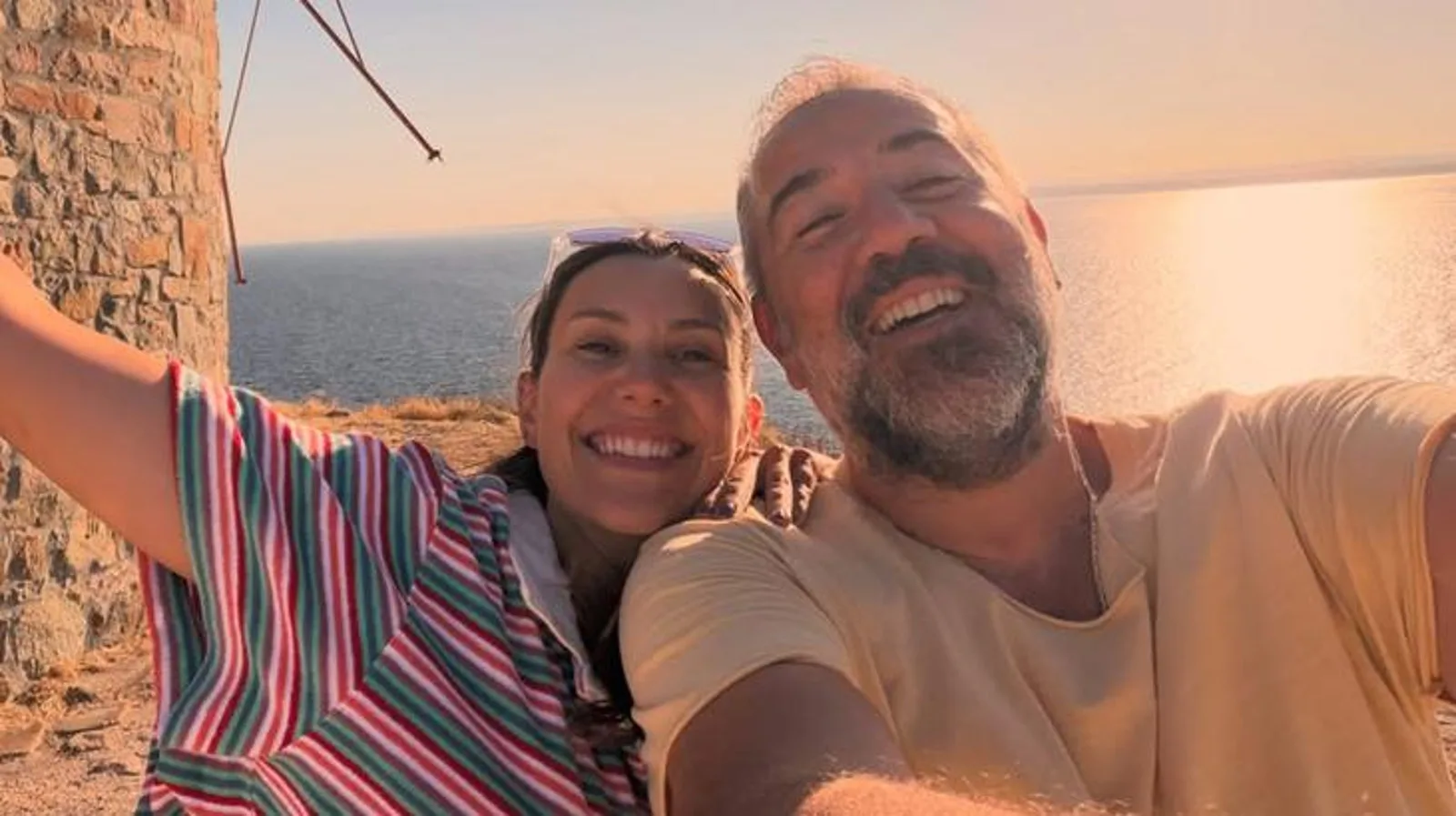 Ata Demirer ve Dilara Alemdar Urla'da romantik anlar paylaştı