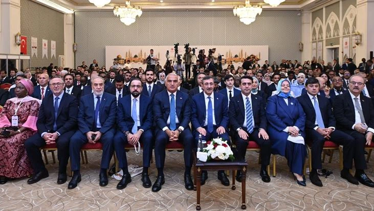 Bakan Ersoy: Müslüman diasporalar Filistin mücadelesinin anlatılmasında önemli rol oynuyor