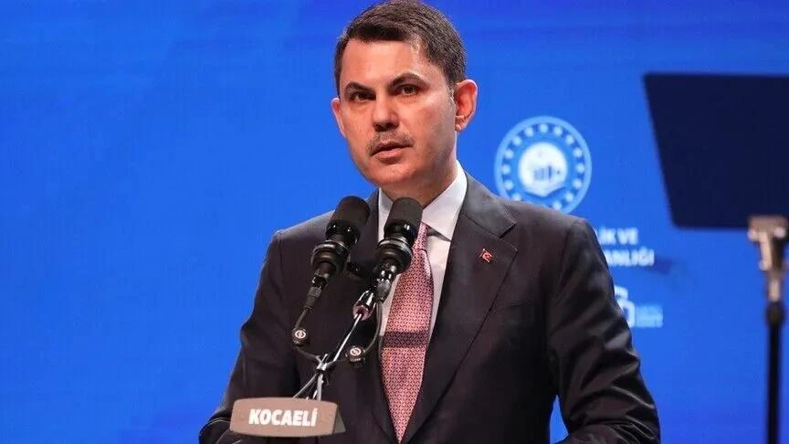 Bakan Kurum, Zeytinburnu'ndaki Yarısı Bizden kampanyası hakkında bilgi verdi
