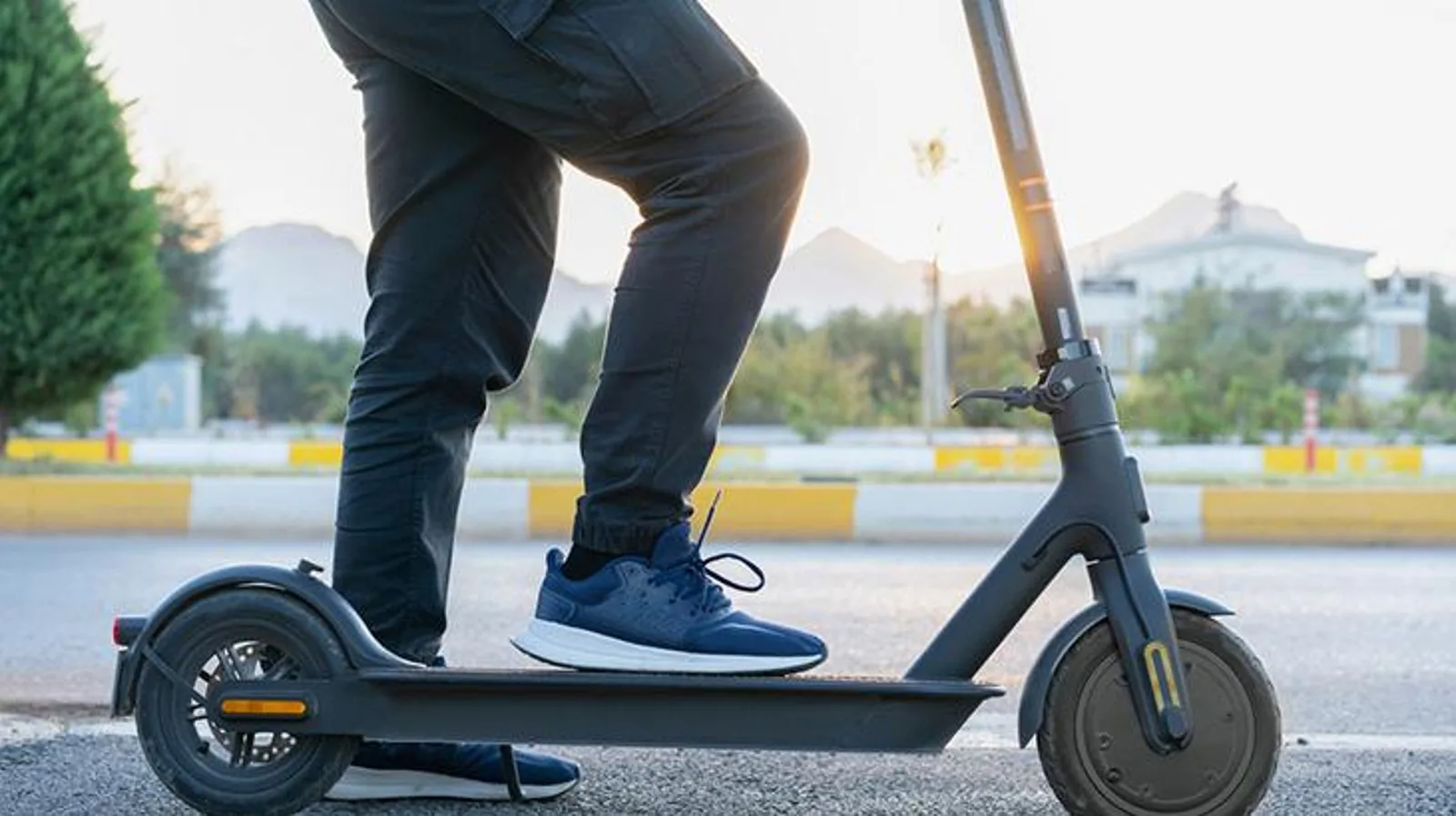 Belçika'da elektrikli skuterlerde kask zorunluluğu başladı