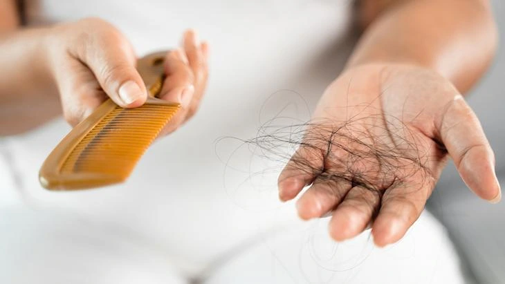 Biberiye yağı ile yaz sonrası saç dökülmesine doğal bakım önerisi