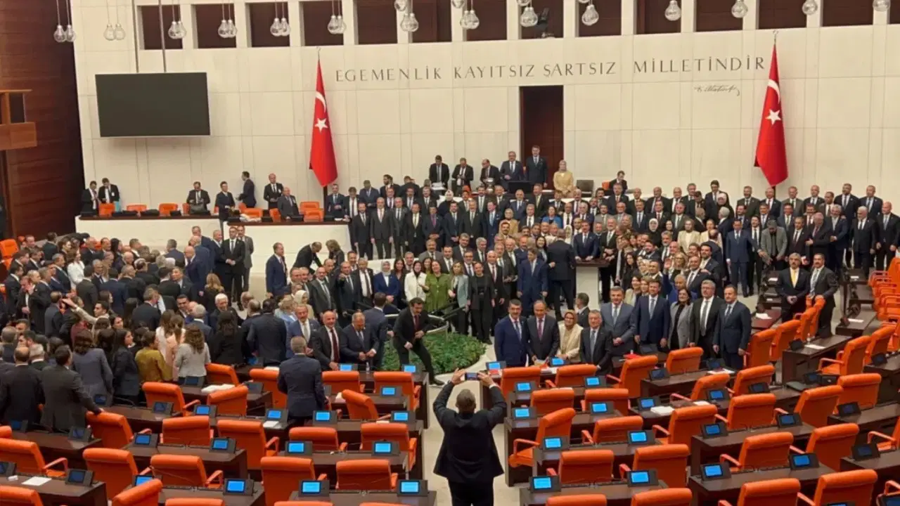 Çözüm sürecinde Öcalan’a resmi statü verilmeyecek, komisyon çalışmaları sürüyor