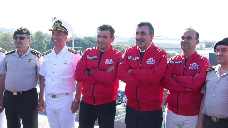 Cumhurbaşkanı Yardımcısı Yılmaz TEKNOFEST Mavi Vatan etkinliğini ziyaret etti