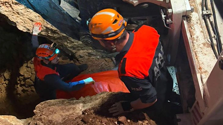 Elazığ'da kaynak suyu hattı kazısında göçük: 1 işçi hayatını kaybetti