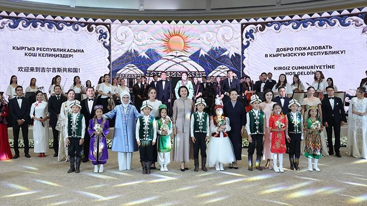 Emine Erdoğan, Bişkek'te Kırgız etnik el sanatları sergisini ziyaret etti