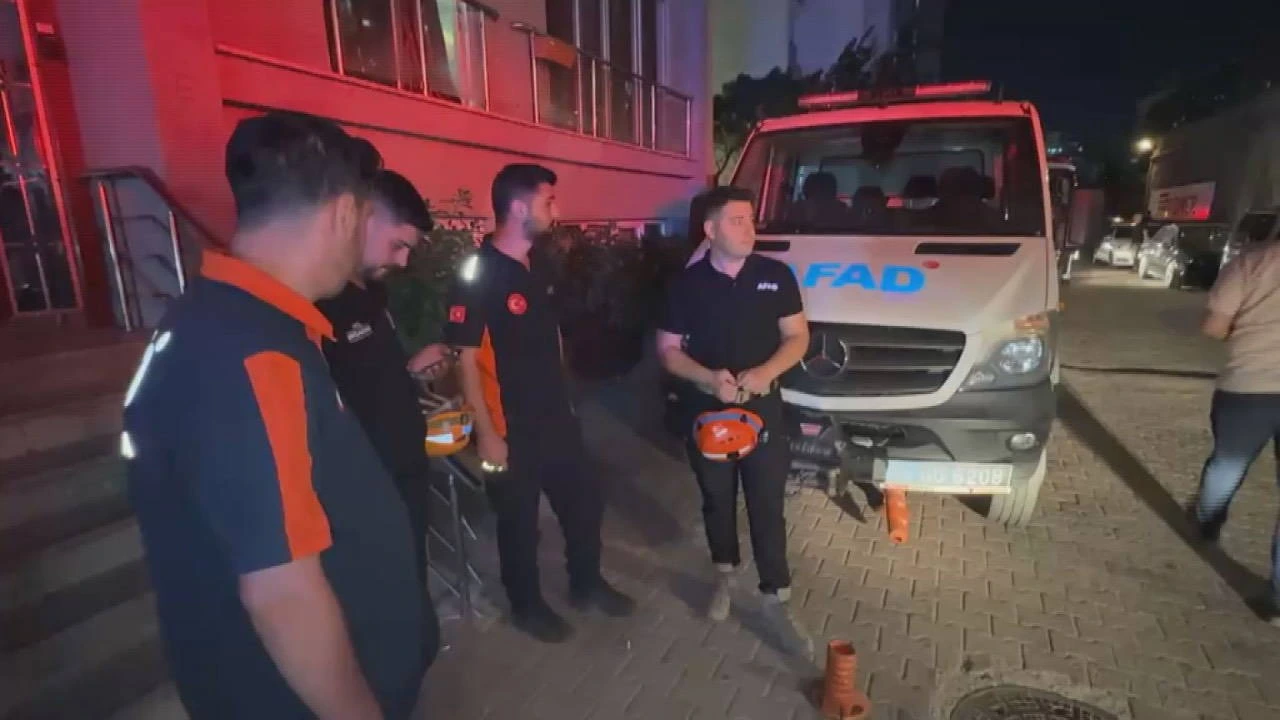 Esenyurt'ta otopark yangını 28 katlı binaya sıçradı