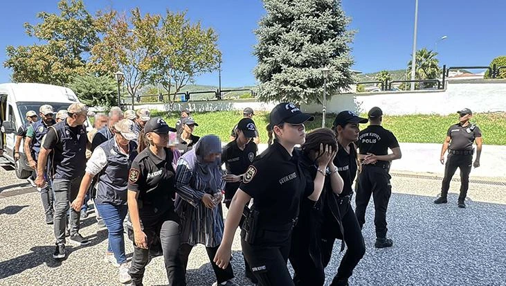 FETÖ firarisi Karatepe'ye destek iddiasıyla 10 kişi adli kontrolle serbest