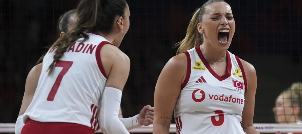 Filenin Sultanları finalde! Sırbistan’a set vermediler