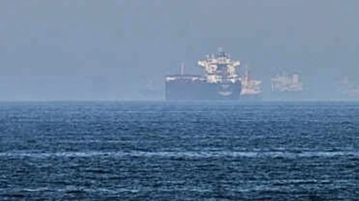 Hindistan açıklarında Panama bandıralı gemi battı, 2 kişi kurtarıldı