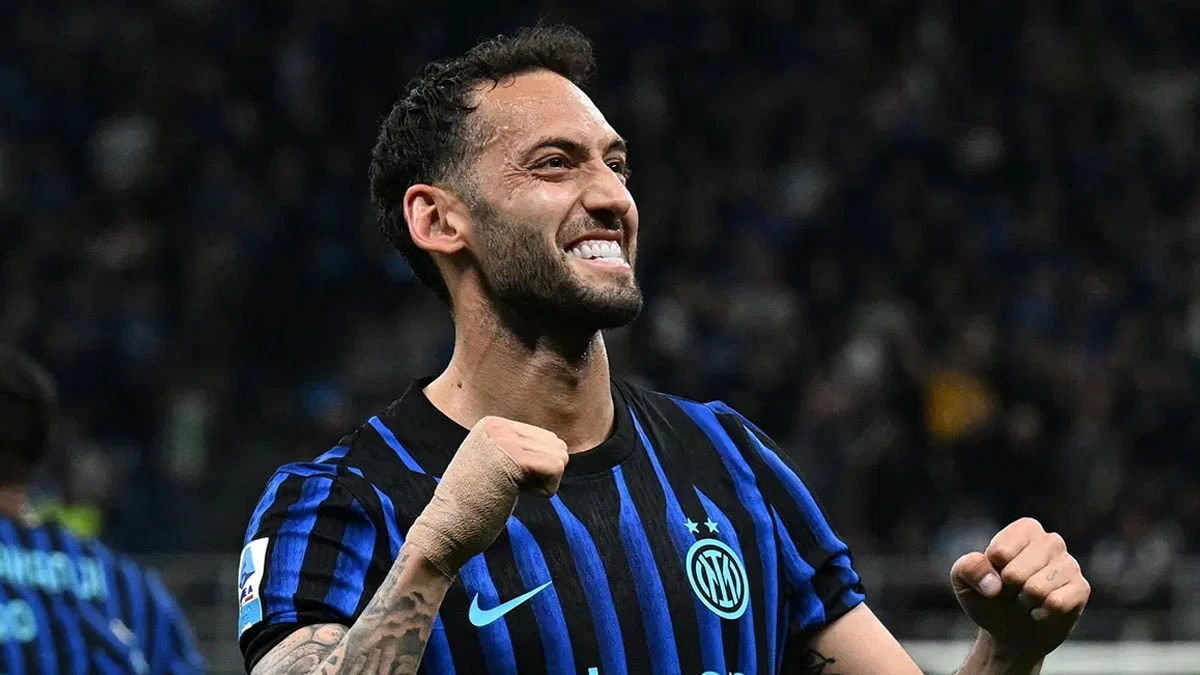 Inter, Hakan Çalhanoğlu'nun golüyle sezona galibiyetle başladı