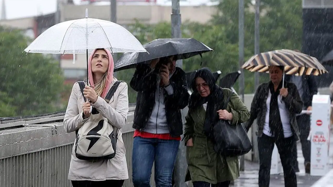 İstanbul'da cuma günü gök gürültülü sağanak bekleniyor