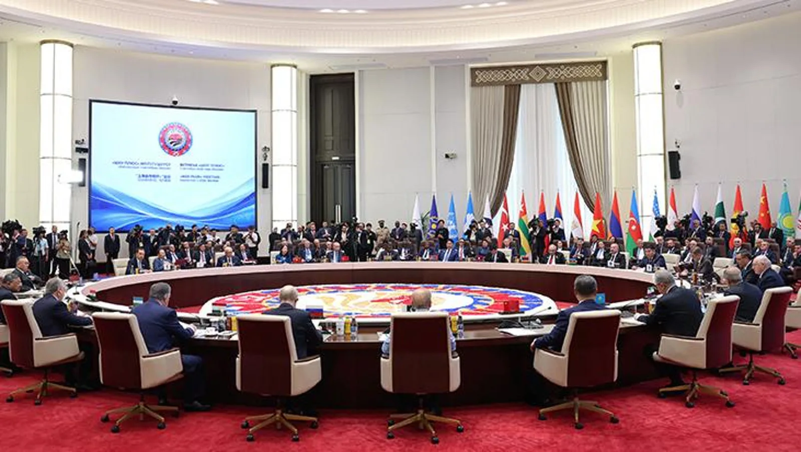 Kırgızistan'da düzenlenen ŞİÖ Zirvesi 28 belge ile tamamlandı