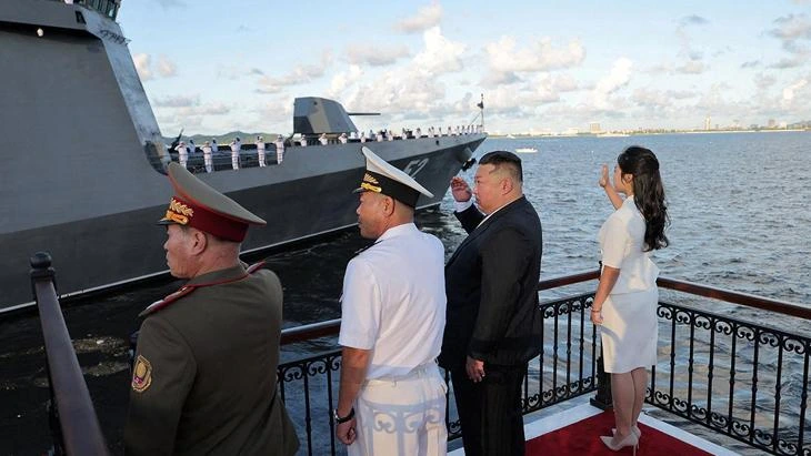 Kuzey Kore yeni 'Kang Kon' muhribini Doğu Deniz Filosuna kattı