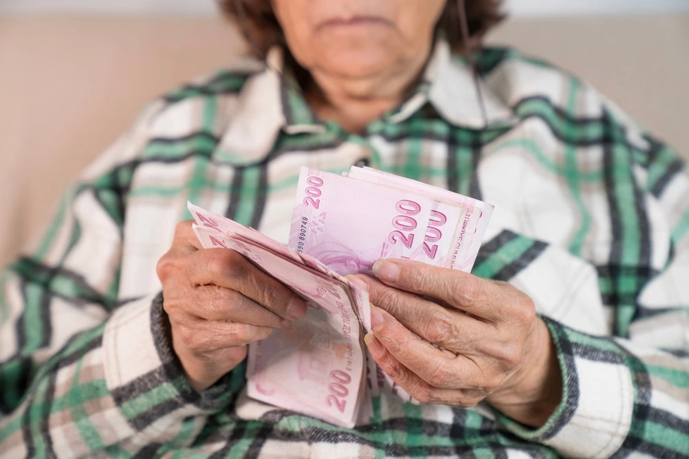 Malulen emeklilikte yaş şartı kaldırıldı, erken emeklilik yolu açıldı