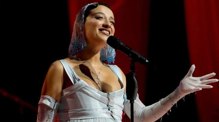 Melike Şahin’den yeni tekli: Ölmem Ölemem
