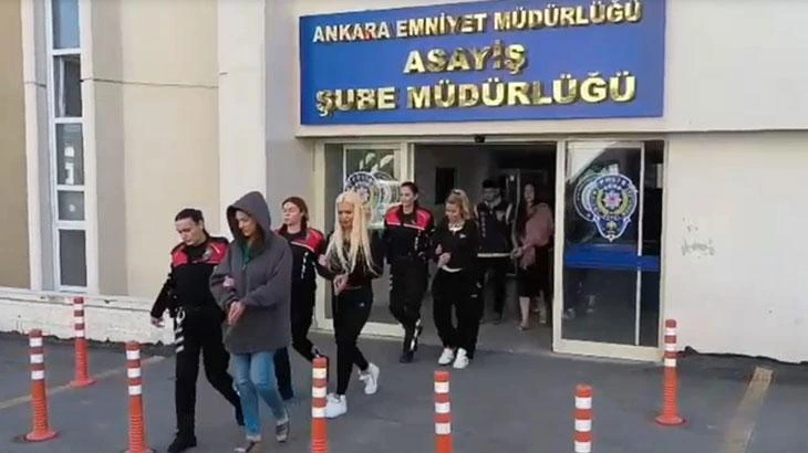 Müstehcenlik suçlamasıyla 5 şüpheli gözaltında, aralarında Tuğba Ekinci de var