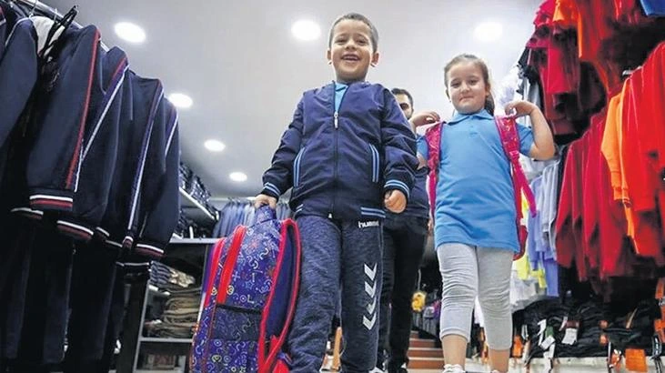 Okul kıyafetlerinde resmi satıcı uygulaması ve fiyatlar