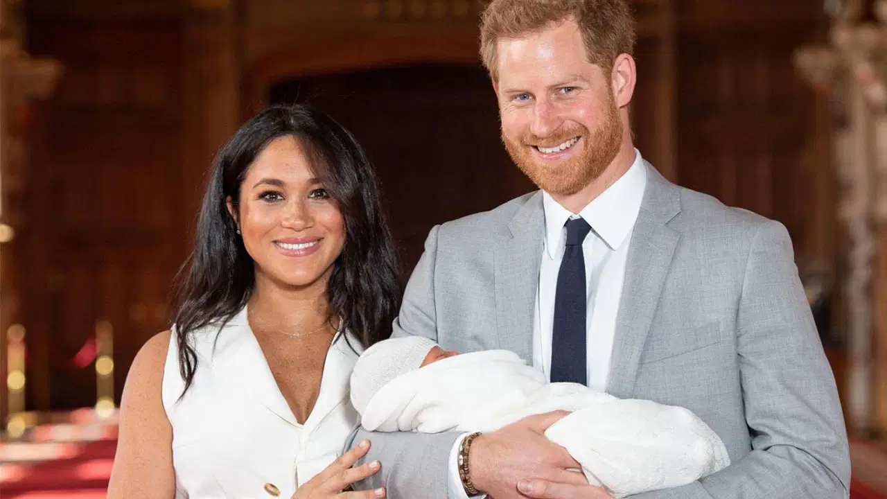 Prens Harry ve Meghan Markle İngiltere'ye döndü, okul velilerine gizlilik uyarısı yapıldı