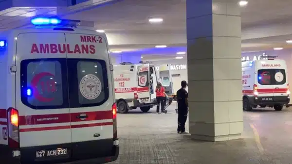 Sakarya Hendek'te fındık işçilerini taşıyan traktör devrildi