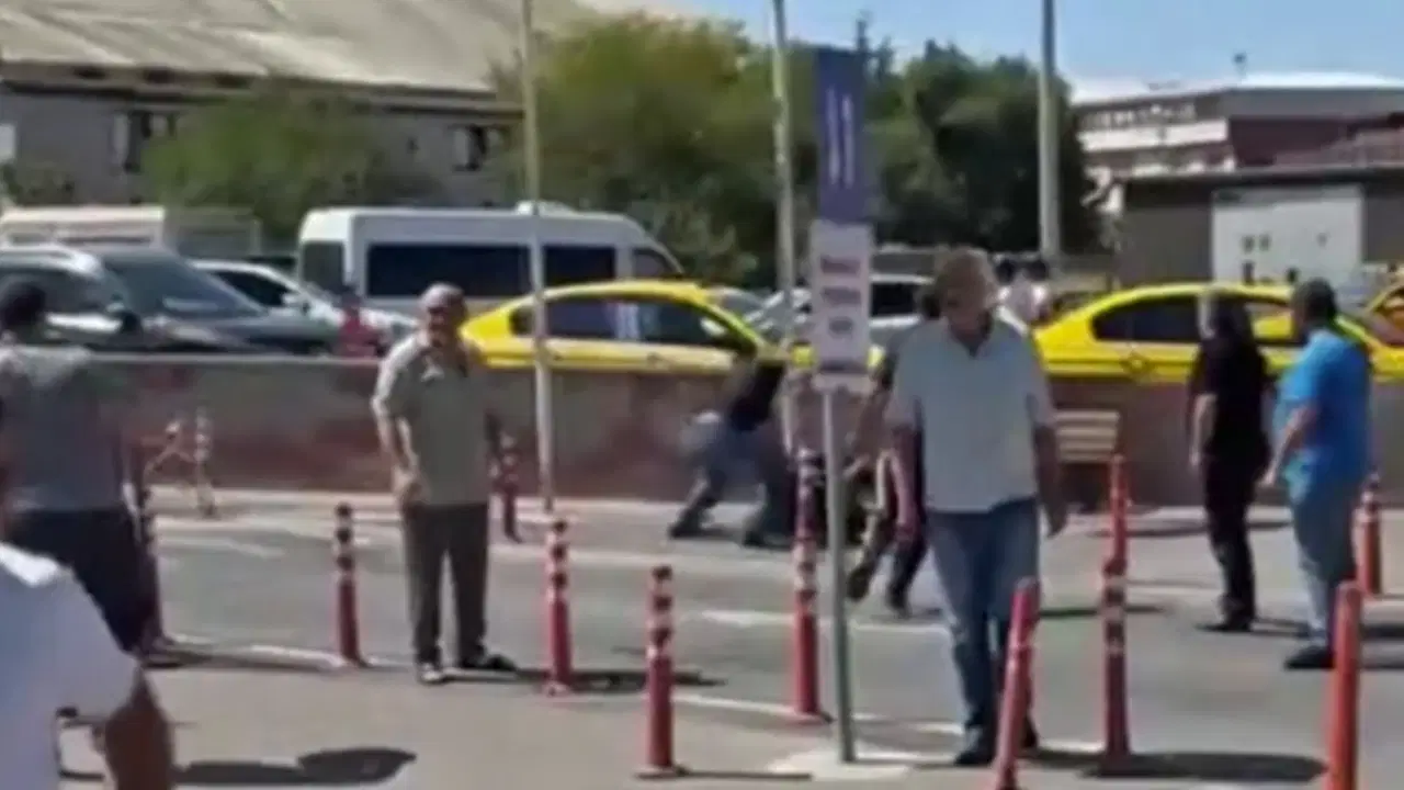 Sultanbeyli'de korsan taksi tartışması bıçaklı kavgaya dönüştü