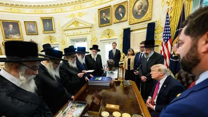 Trump Beyaz Saray'da Hasidik Yahudi hahamlarıyla görüştü