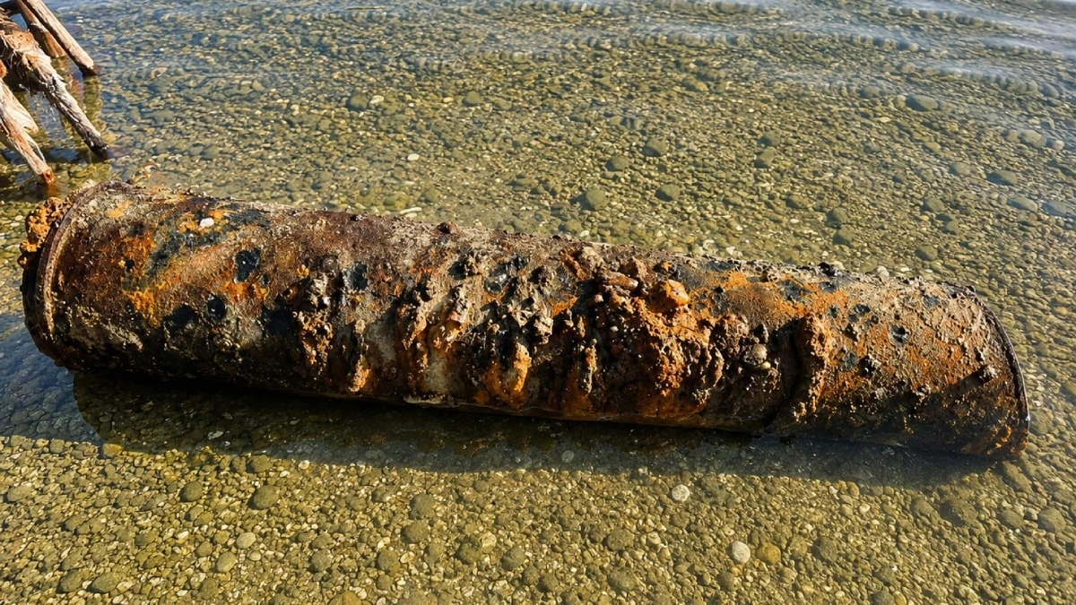 Tuna Nehri'nde bulunan 700 kiloluk mayın kontrollü şekilde imha edildi