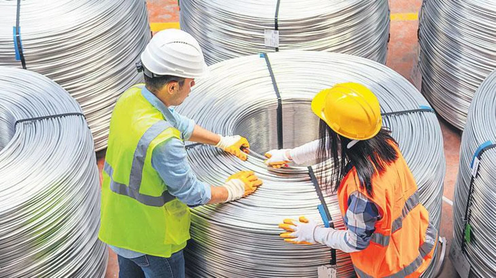 Türkiye ekonomisi ikinci çeyrekte yüzde 2.3 büyüyerek 24 çeyrektir büyüyor