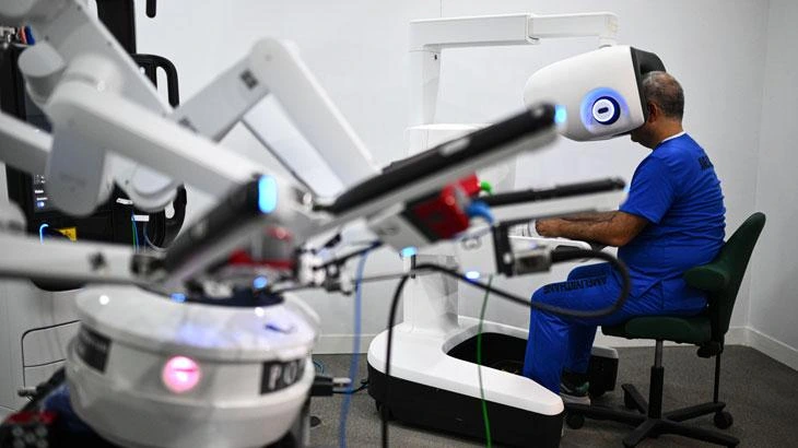 Türkiye, TCG Anadolu'da robotik cerrahi uygulamasında ilk adımı attı