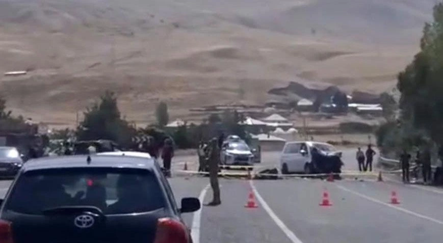 Van-Erciş yolunda iki aracın çarpışması sonucu 2 kişi hayatını kaybetti